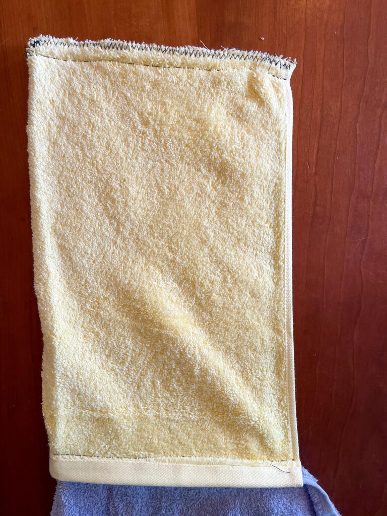 zig zag stitch on top edge